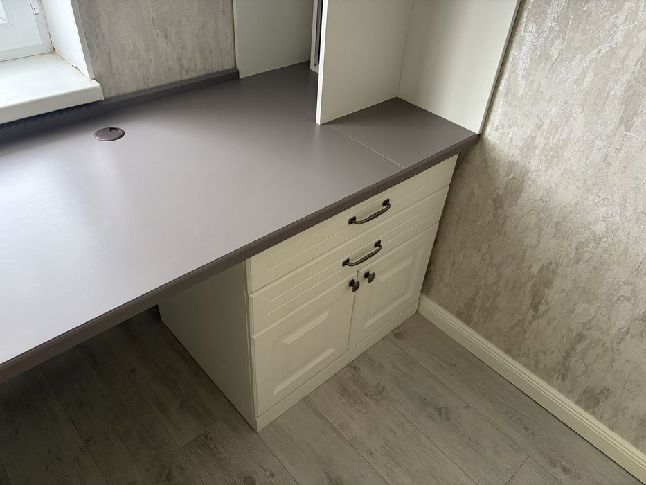 Стол компьютерный