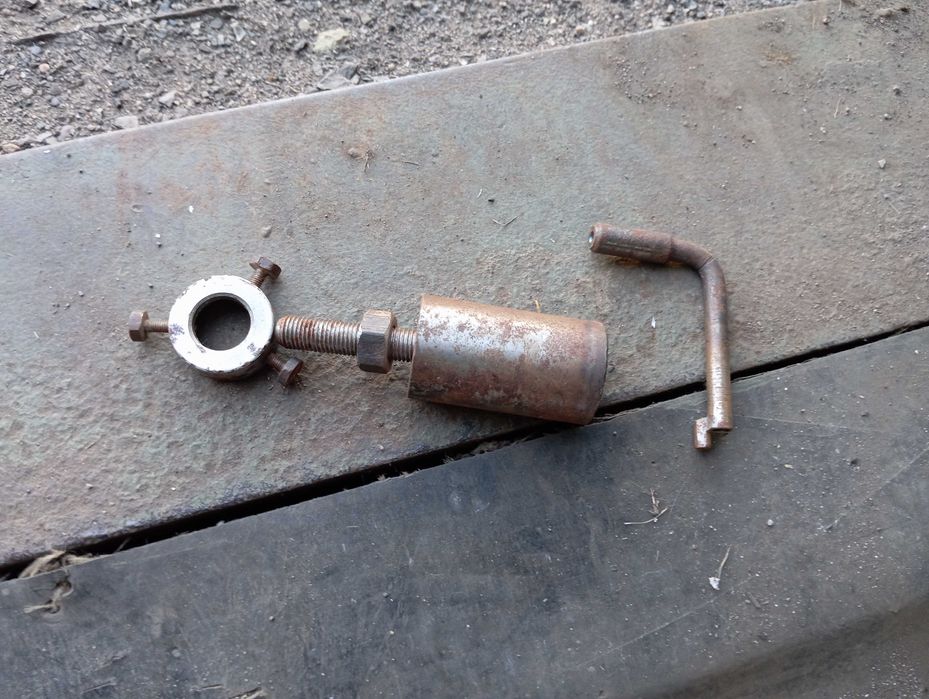 Замок винтовой, гаражный