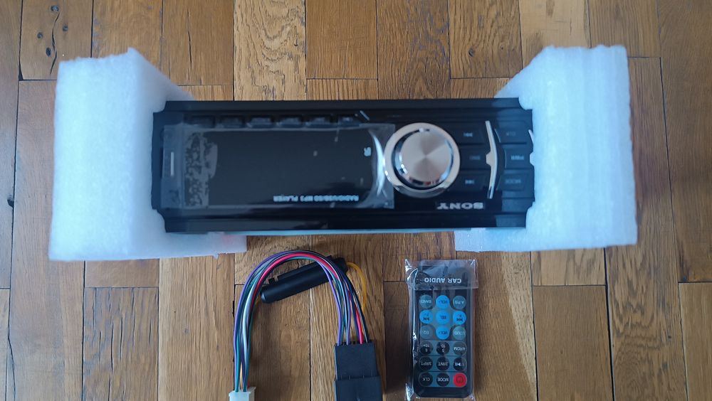 Cd player SONY CDX-1782E.