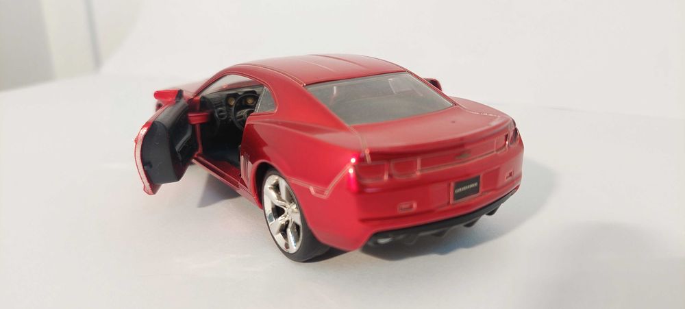 Macheta CHEVROLET CAMARO SS - JADA - Scala 1/32 - absolut noua !