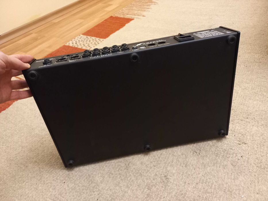 Китарен процесор/modeler FRACTAL AX8 + чанта