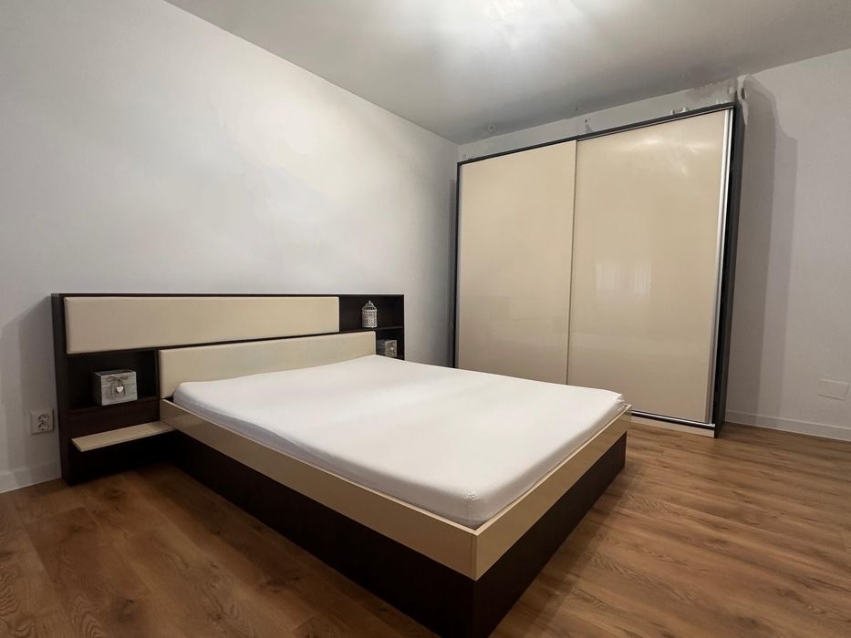 Mobilier dormitor ( pat 160*200 + dulap 220*220*50 )