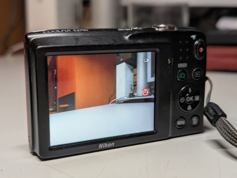 Apart Foto Nikon Coolpix S2750