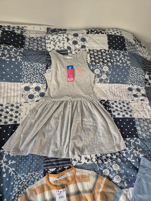 Lot haine fete Măsura 128 noi etichetă Reserved Tex H&M