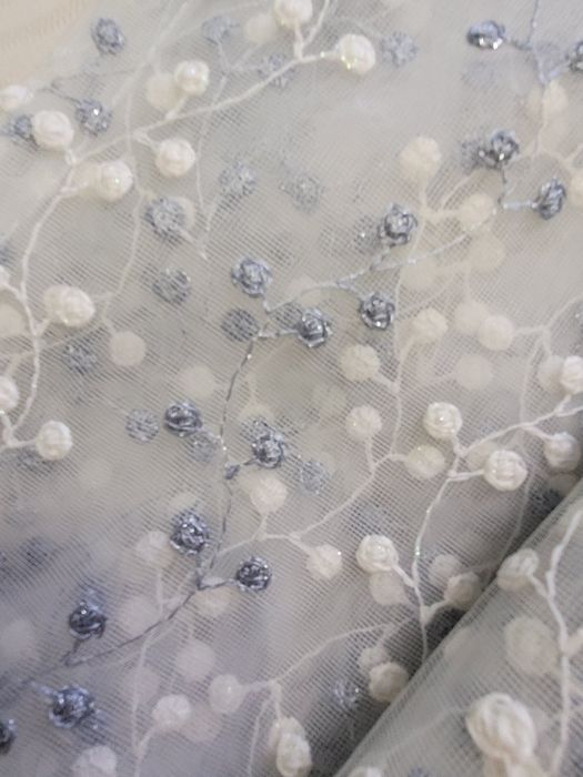 Тюли капроновые две штуки.