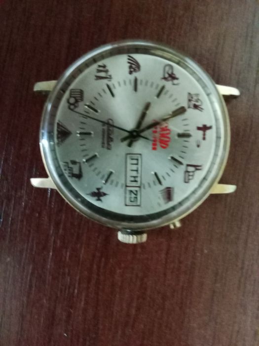 Часы слава, полет, ракета