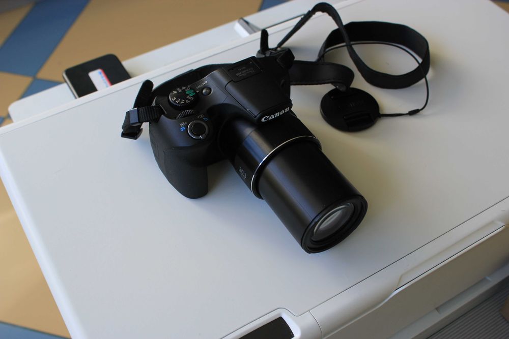 Canon PowerShot SX540 HS-4,3–215,0 mm (35 mm еквивалент: 24 – 1200 mm)