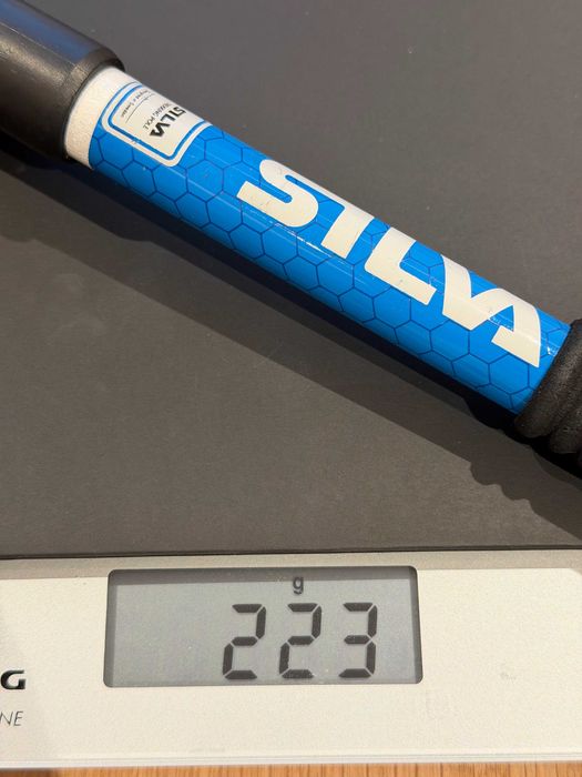 Bețe Trekking Silva 4S Carbon Ultra-Ușoare, Compacte, 4 Secțiuni