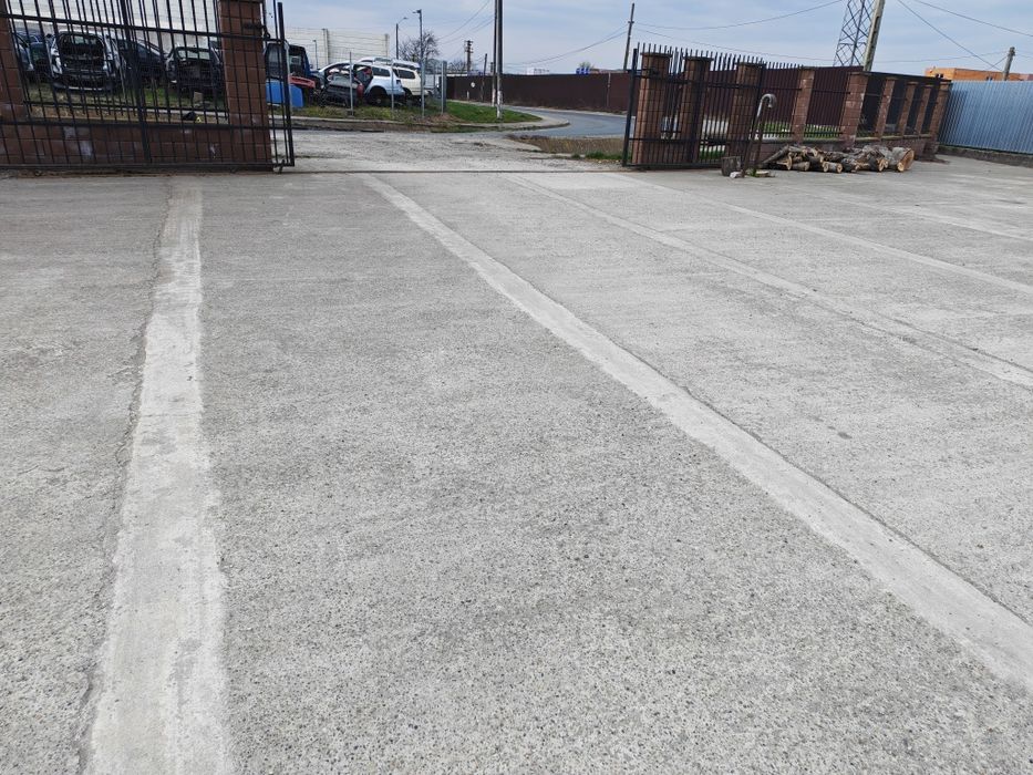 Închiriere curte betonată + birou | parcare auto Târgu Mureș