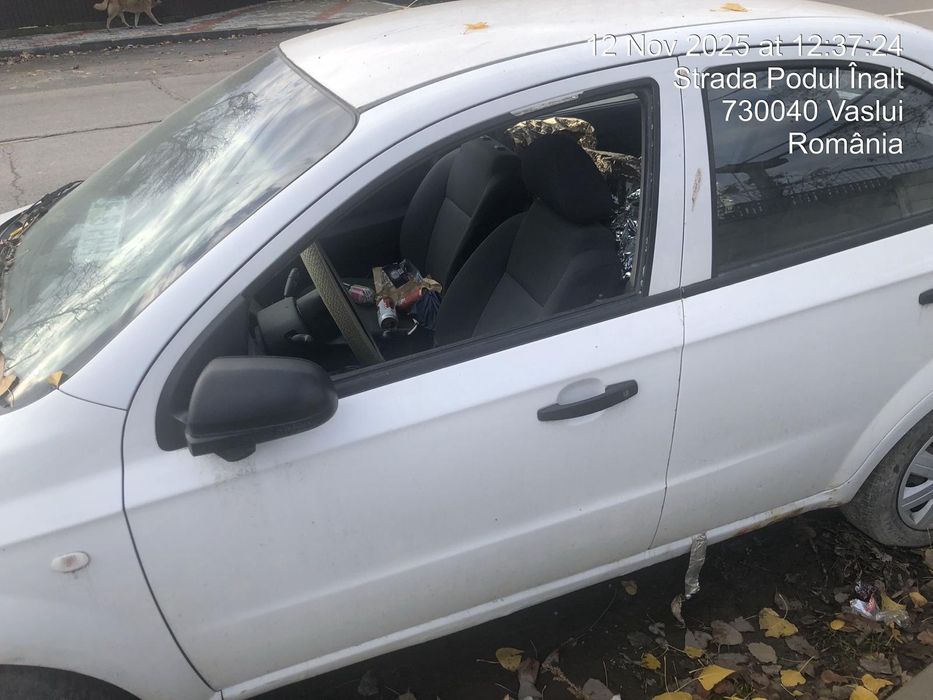 Este in Vaslui masina,motor,cutie ok ambreaj schimbat AC