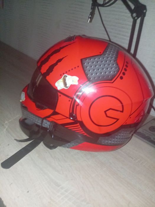 Продам мото шлем