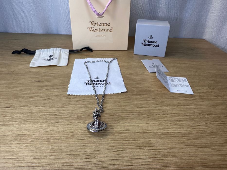 Colier Vivienne Westwood ”world’s end orb”, bilă mov, argintiu mic