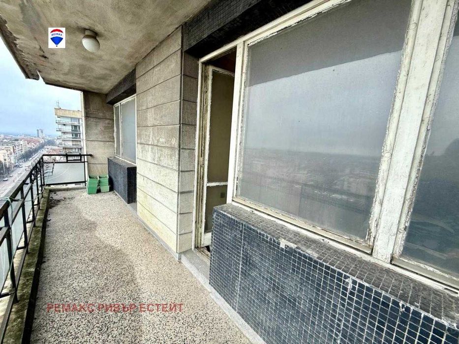 Продава се Тристаен апартамент в Русе, Широк център - 88 кв.м за 521 €/кв.м - Снимка #3