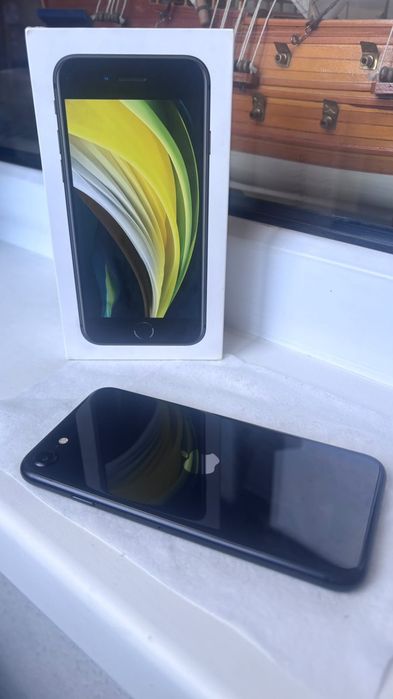 iPhone SE 2020 Отличное состояние.