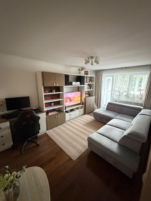 Apart. 3 camere Decomandat la cheie!