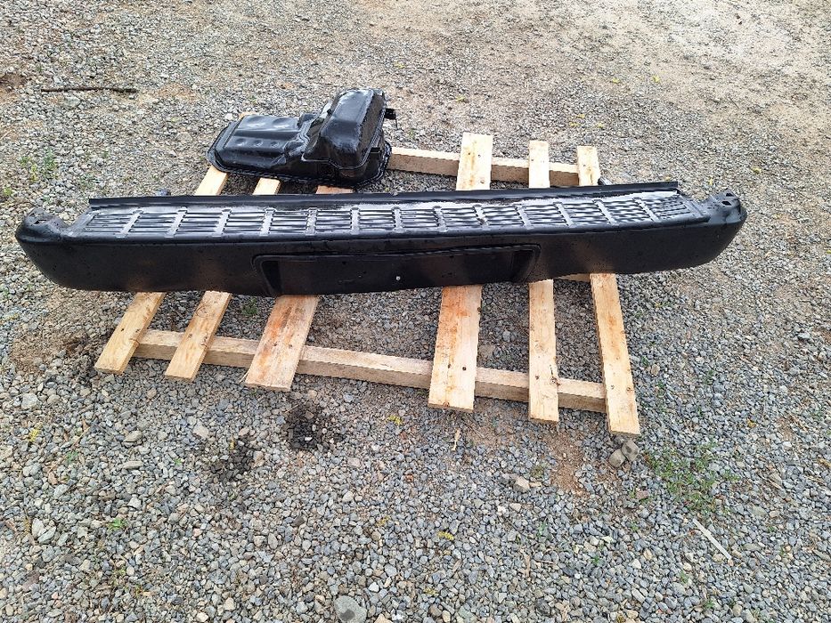 Задна броня toyota hilux