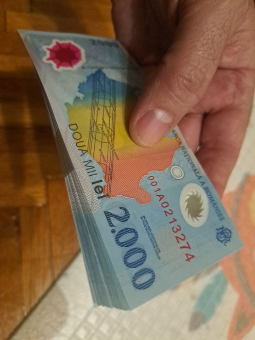 100 bancnote cu eclipsa, necirculate, consecutive