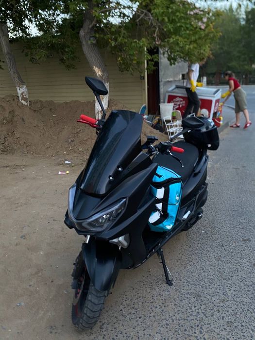 Продам скутер Макси на учете