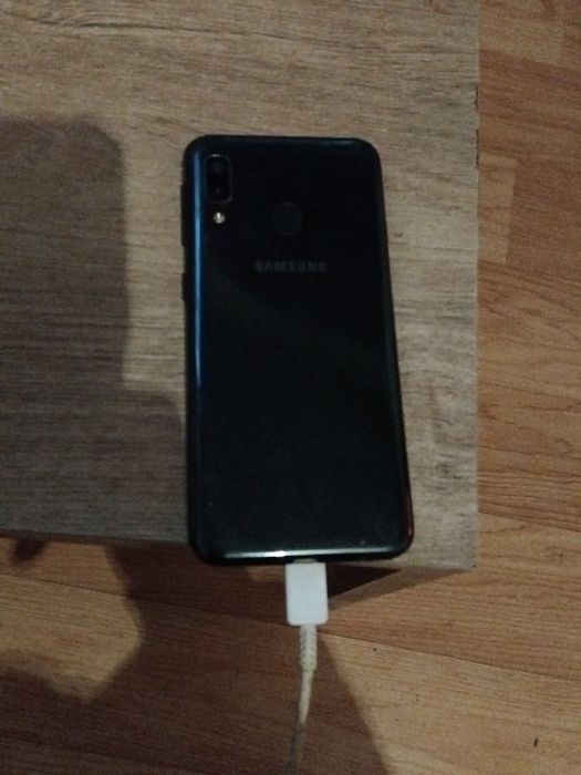 SAMSUNG galaxi A20e