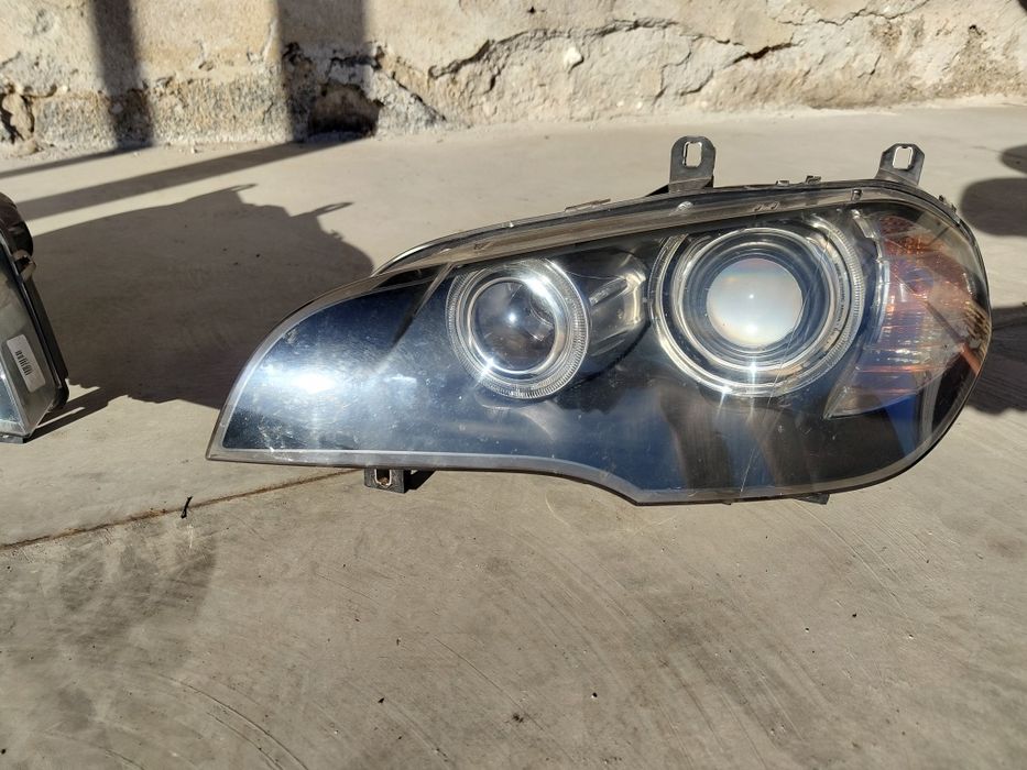 Комплект фарове за BMW e70 x5 биксенон.
