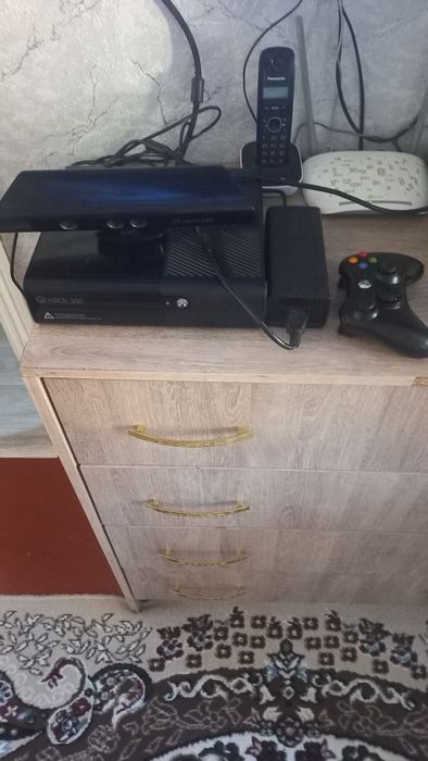 Продам X box 360e
