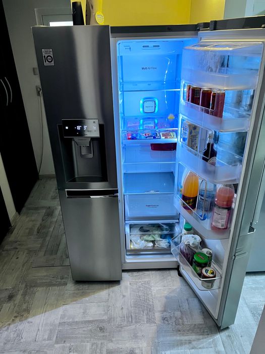 Frigider side by side LG Instaview