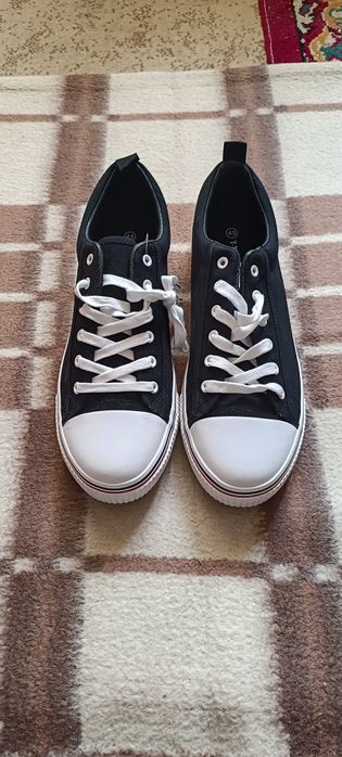 Продам новые мужские кеды 45р