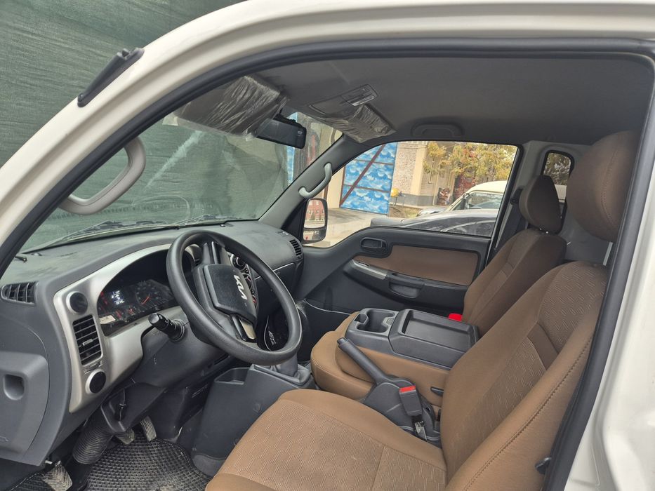 Kia Bonga нахт пулга сотилади!