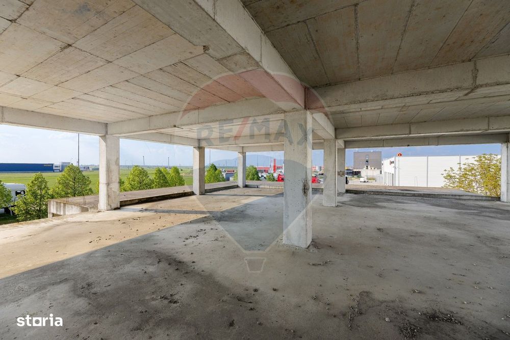 Teren cu construcție de beton, de vânzare, 3754 mp – zona Aradul Nou