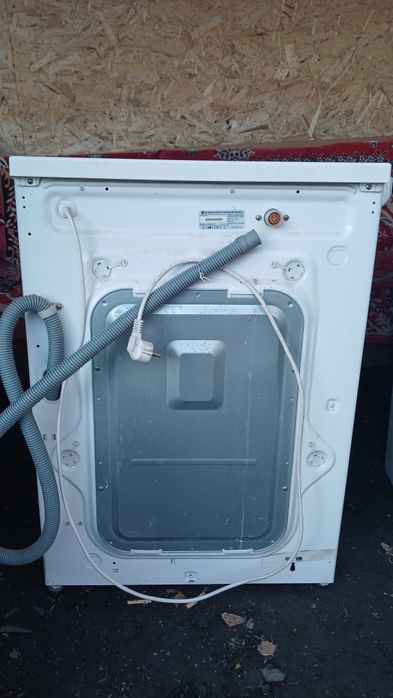 Продам стиральную машину LG