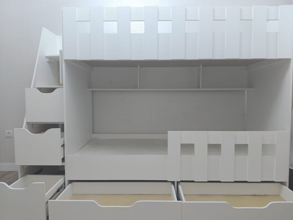 Детский кровать двух этажный