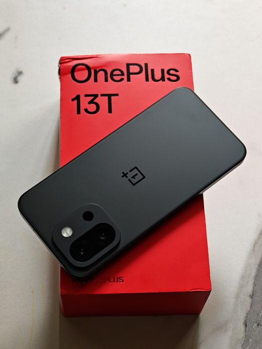 One Plus 13T 256 gb Ram 12+6 5G