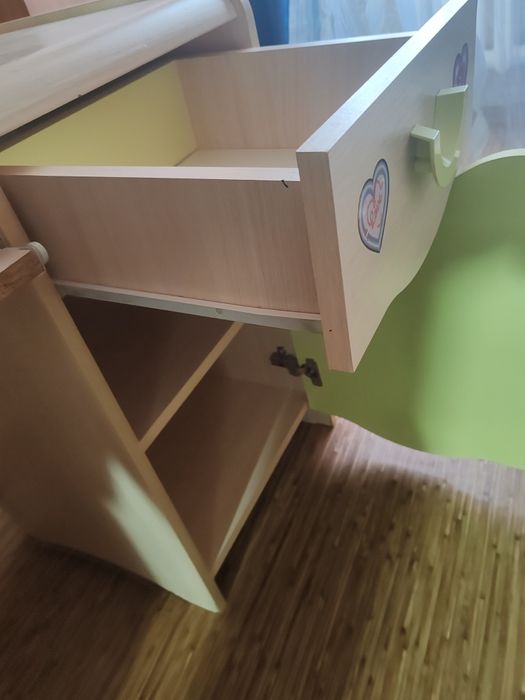 Парта для домашних занятий