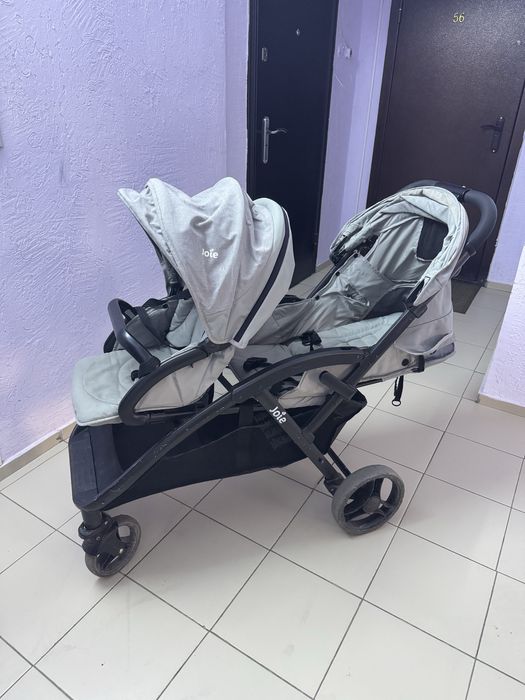 Продам коляску для погодок
