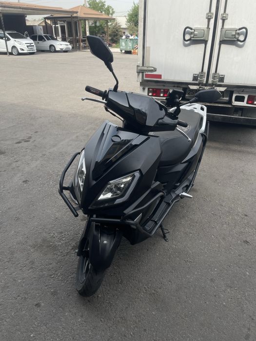 Sotiladi skuter 600$ narxi keliwiladi joyida