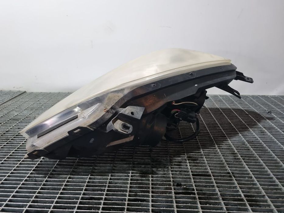 Far Dreapta Renault Koleos 2008 - 2011 SUV 4 Usi (1493) Xenon