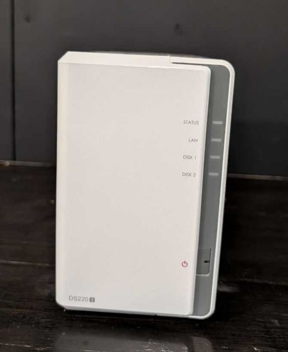 Сетевое хранилище NAS Synology DS220j