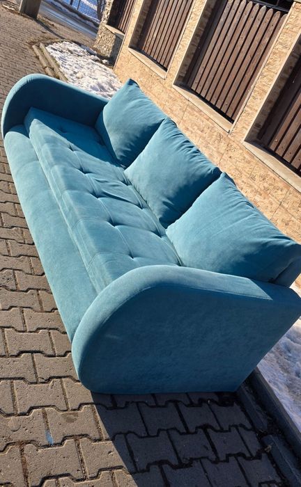 Vând canapea extensibila !