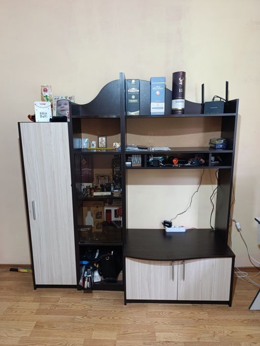Гардероб със секция
