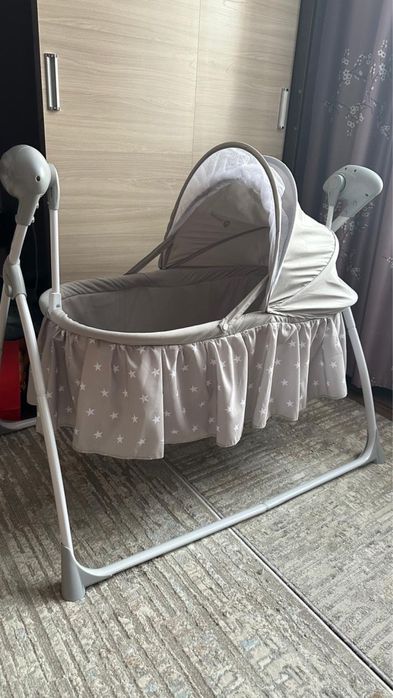 Детская колыбель (кроватка, люлька)