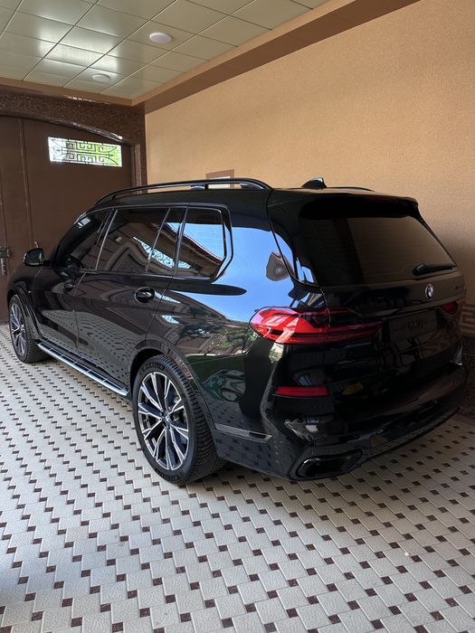 BMW X7 xdrive50i 4.4L