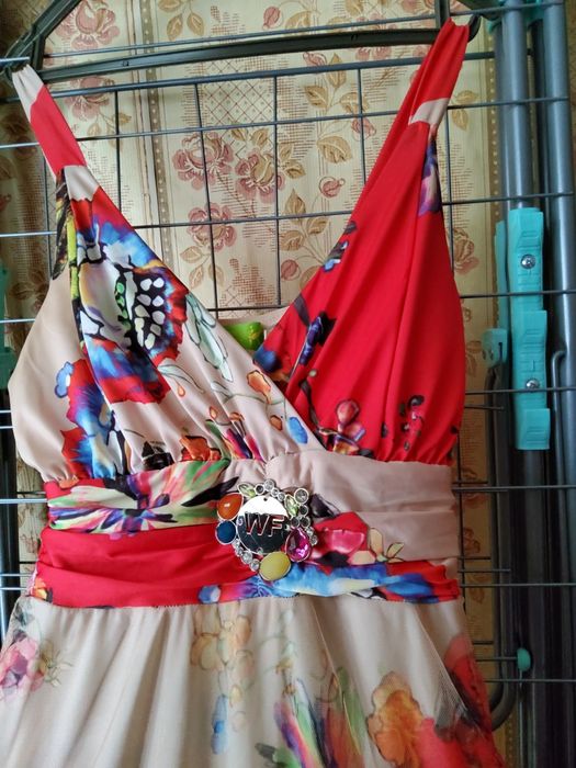 Платье вечернее с лейблом