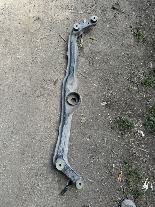 Балка перед Голф 3