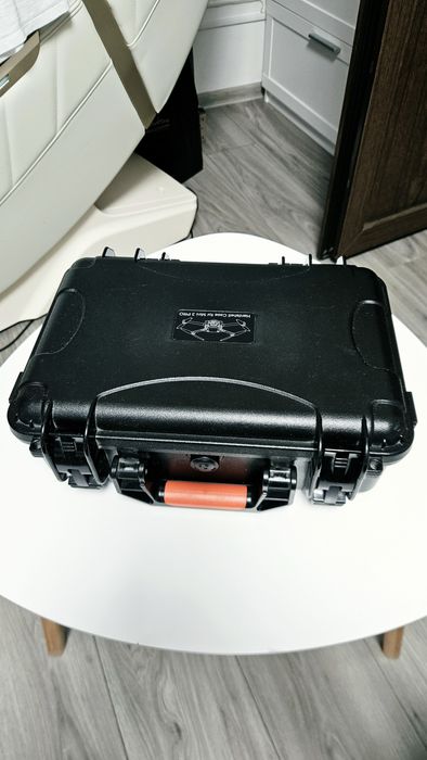 DJI Mini 3 Pro – geantă rigidă, hub încărcare și 2 baterii