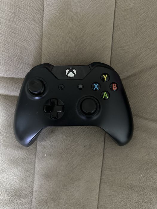 Xbox One 1Tb. 1 ta original gamepad