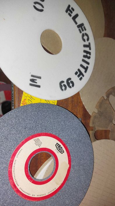 Абразиви,въздушна група,патронници,опори за стяги,люнети