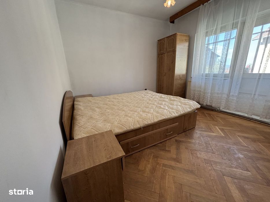 Apartament 3 camere zona Livada Postei
