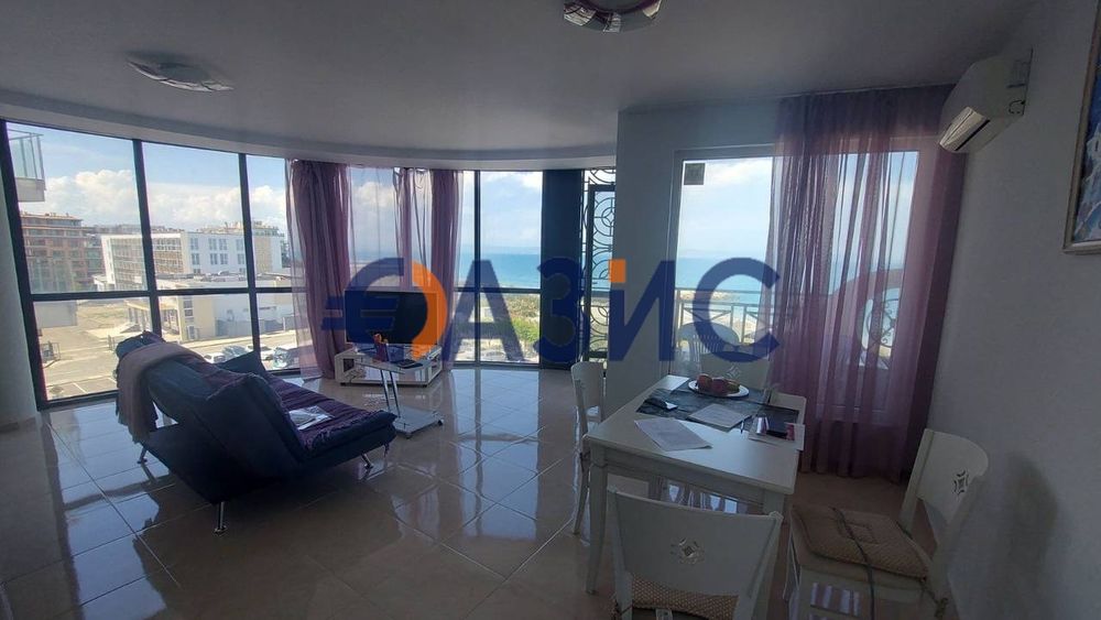 Тристаен апартамент в комплекс Golden Sea View, 96 кв.м., Поморие,
