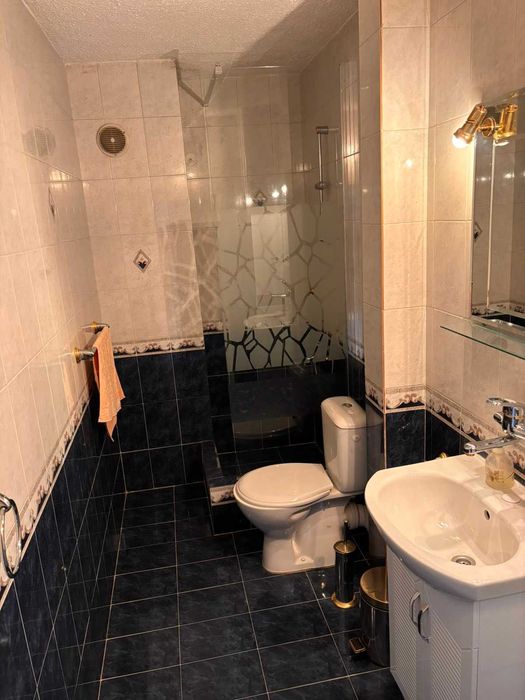 Дава се под наем Тристаен апартамент в София, Център - 88 кв.м за 650 € - Снимка #6