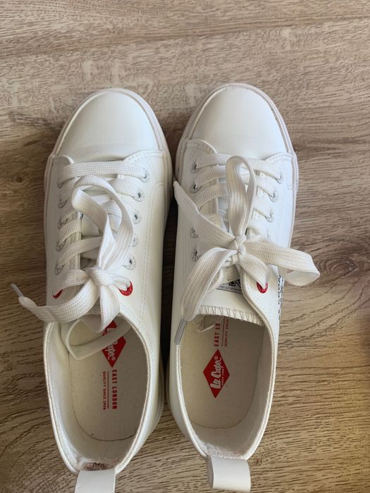 Продавам нови маратонки